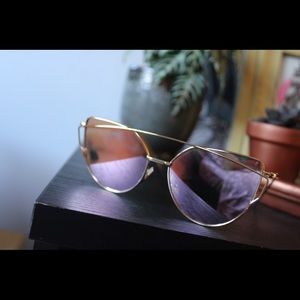 !! SALE !! Gold Framed Cat Eye Sunglasses